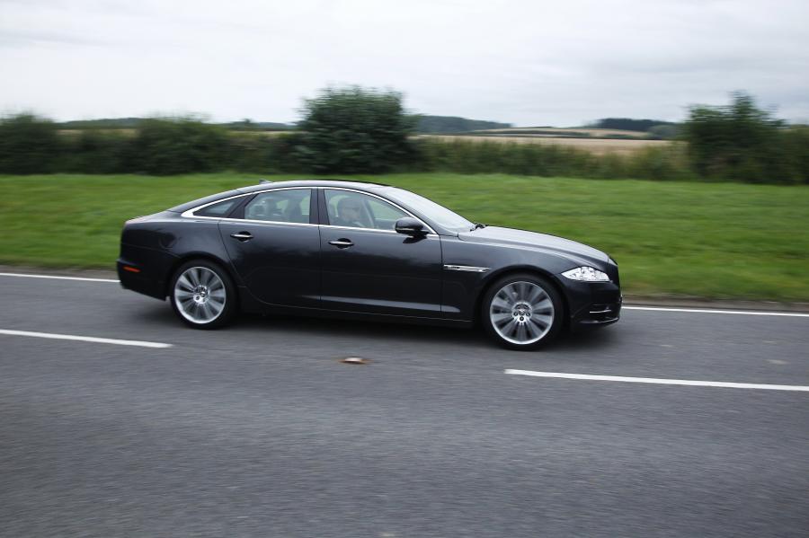  Jaguar XJ 2012 года  (UK) (фото 84 из 121)